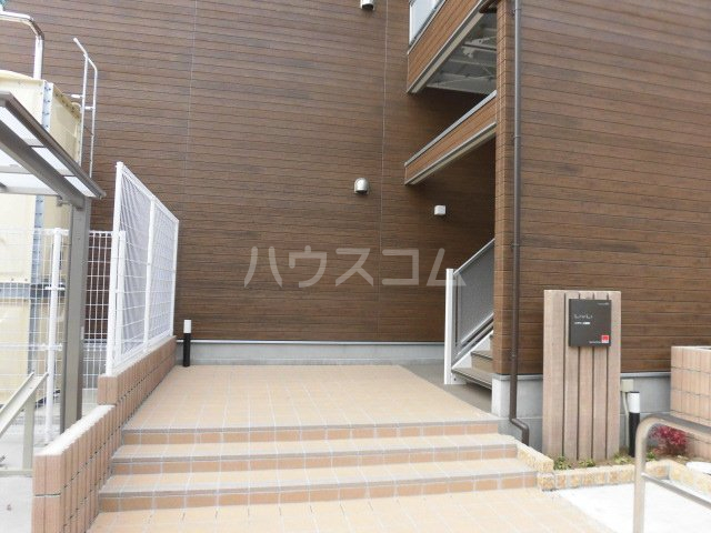 3/7 エントランス