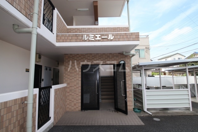 17/27 エントランス