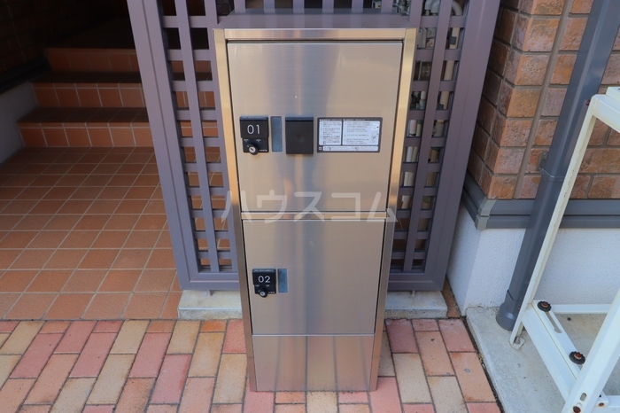 16/23 エントランス