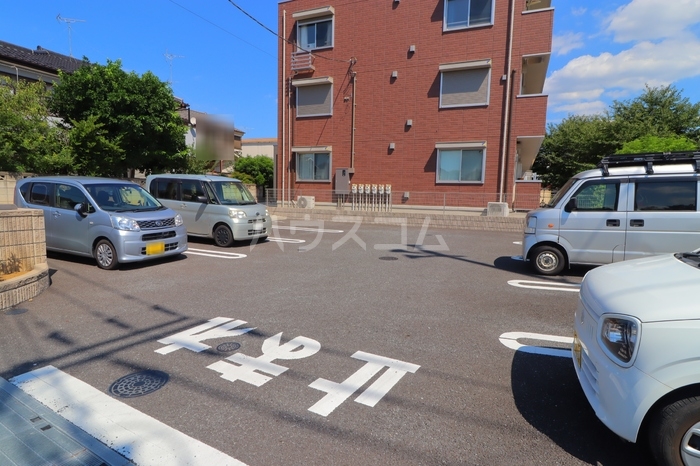 20/28 駐車場