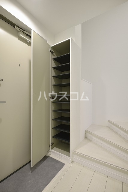 17/25 エントランス