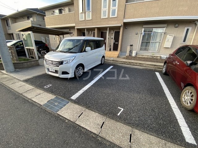 22/30 駐車場