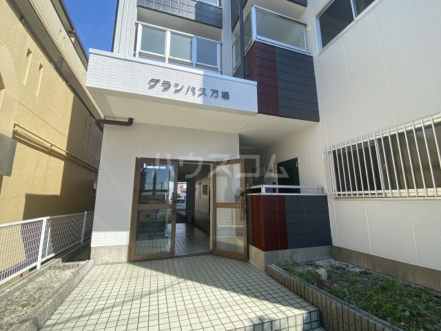 21/29 エントランス