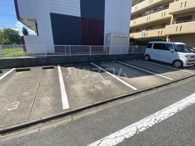 22/29 駐車場