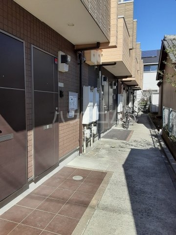 19/27 エントランス