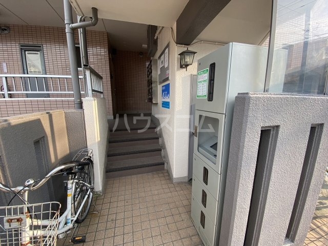 22/30 エントランス