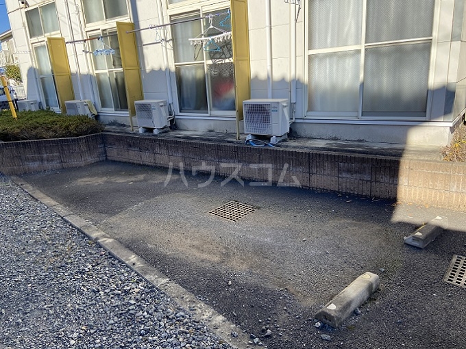 14/15 駐車場