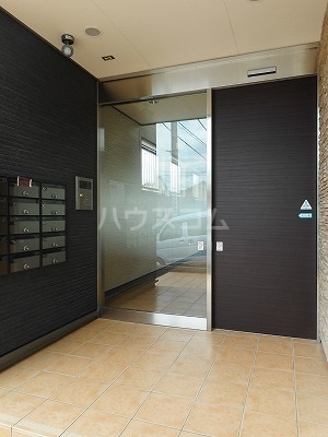 15/23 エントランス