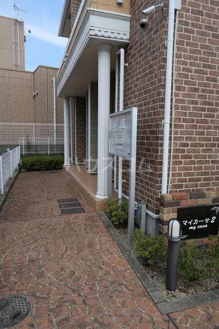 22/28 エントランス