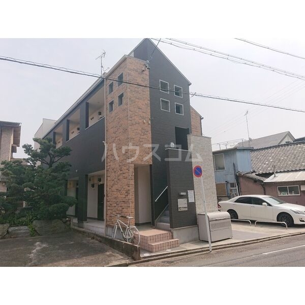 15/21 エントランス