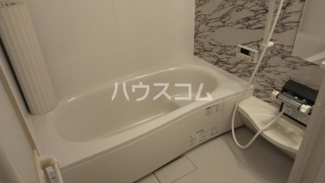 13/30 浴室