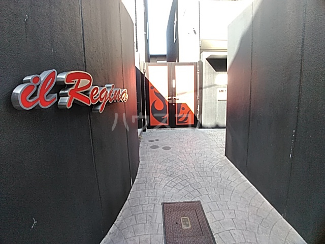 24/27 エントランス