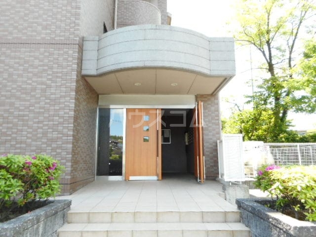 22/28 エントランス