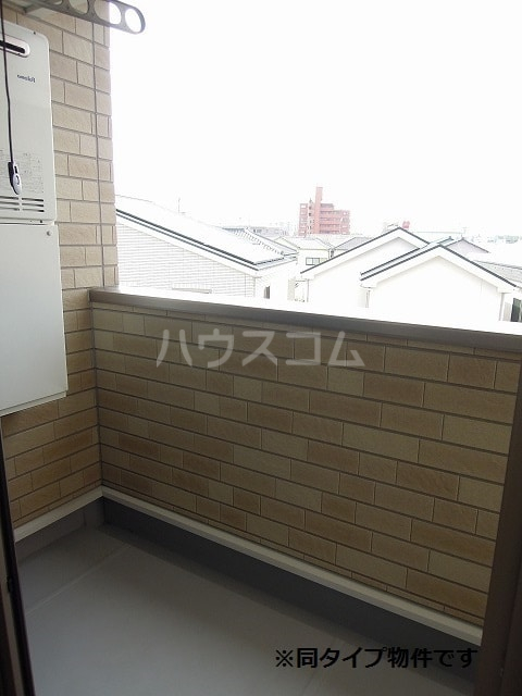 18/27 バルコニー