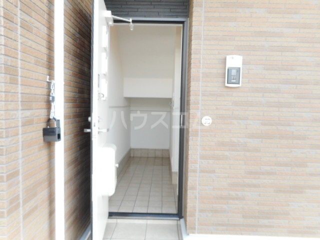 15/22 エントランス