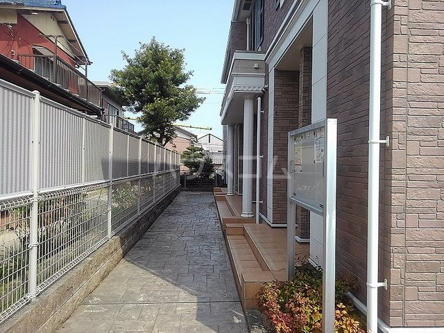 20/27 エントランス