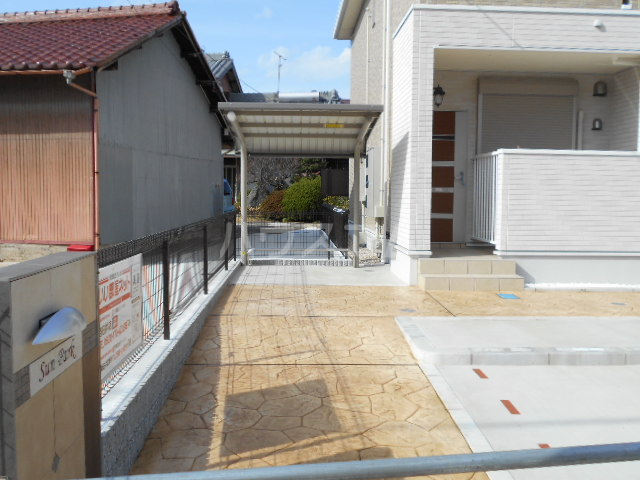 28/30 エントランス