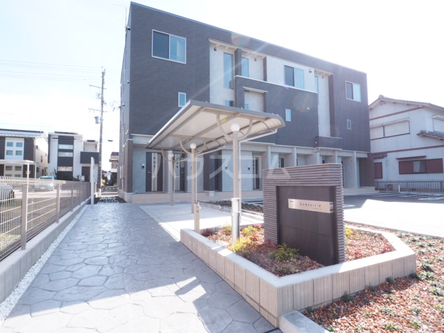 28/30 エントランス