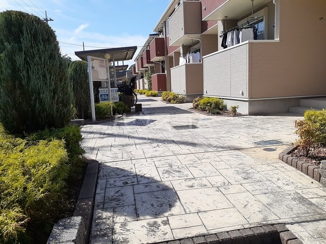 25/30 エントランス
