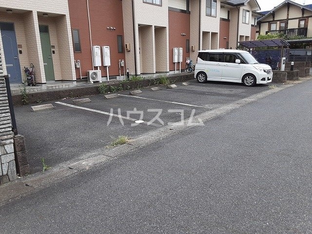 22/28 駐車場