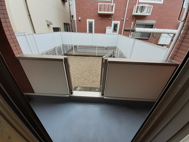 13/18 バルコニー
