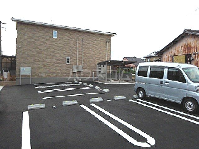 16/21 駐車場