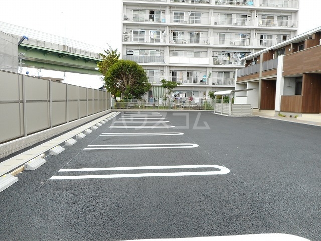 16/21 駐車場