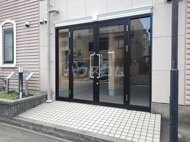 2/5 エントランス