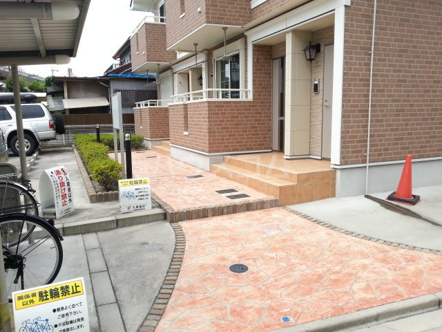 20/26 エントランス