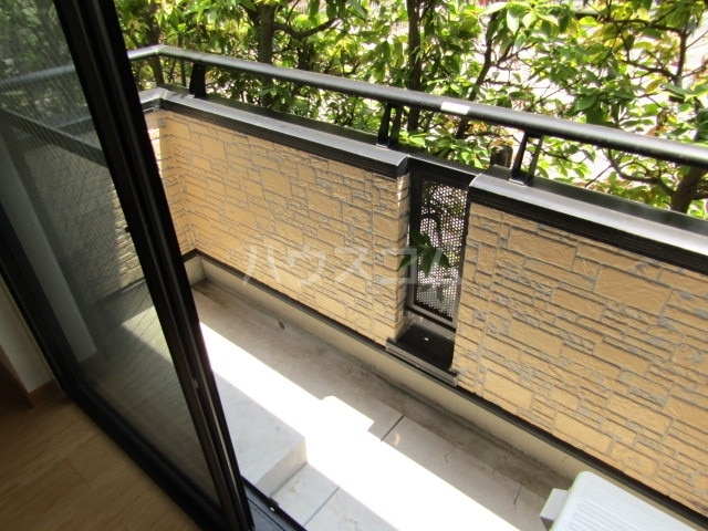 18/28 バルコニー