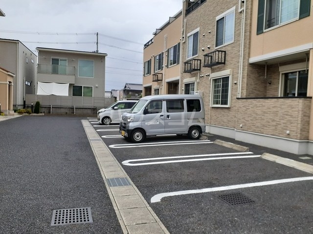 14/23 駐車場