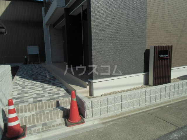 13/22 エントランス