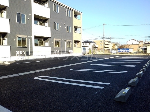 15/23 駐車場