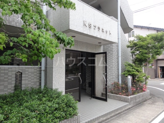 21/30 エントランス