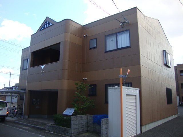 23/30 エントランス