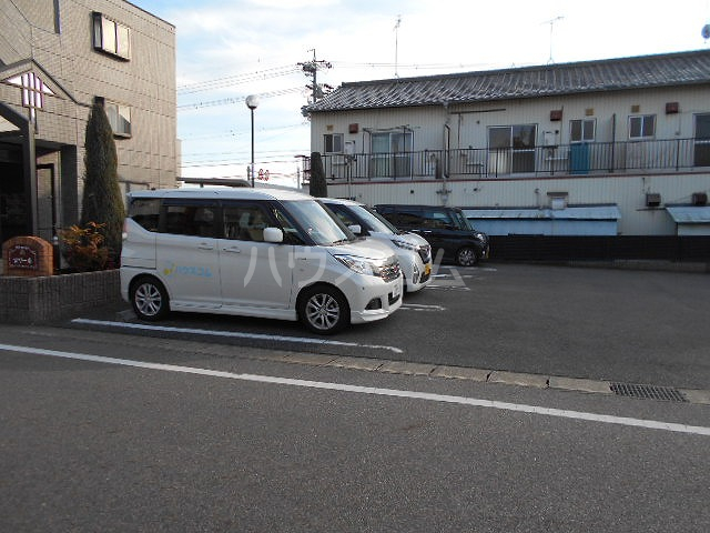 19/26 駐車場