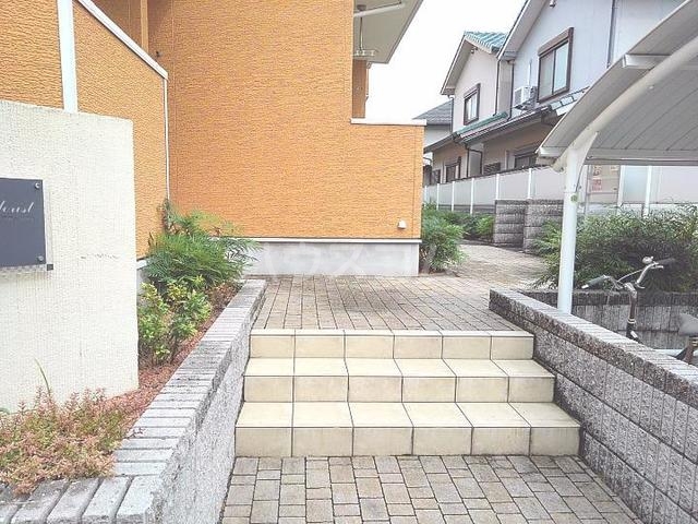 20/28 エントランス