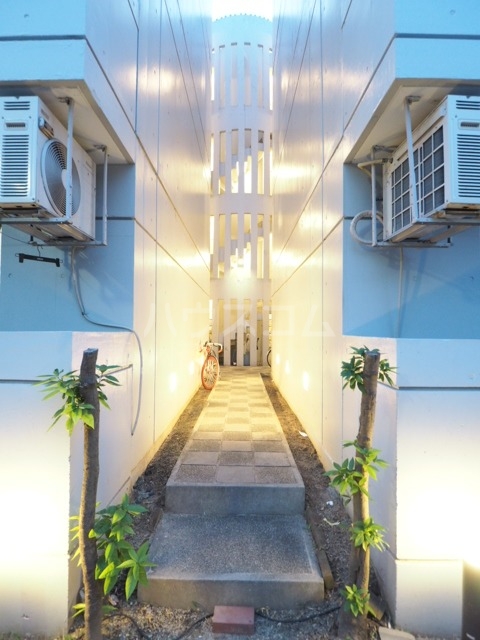 22/29 エントランス