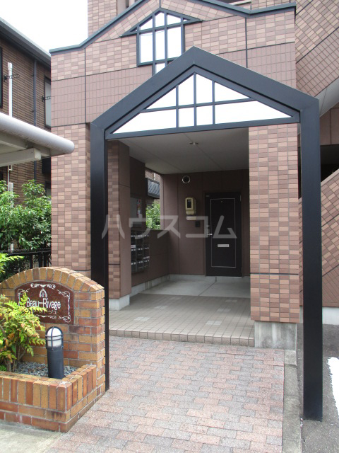 20/30 エントランス