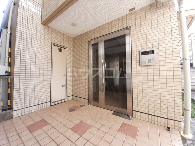 14/22 エントランス