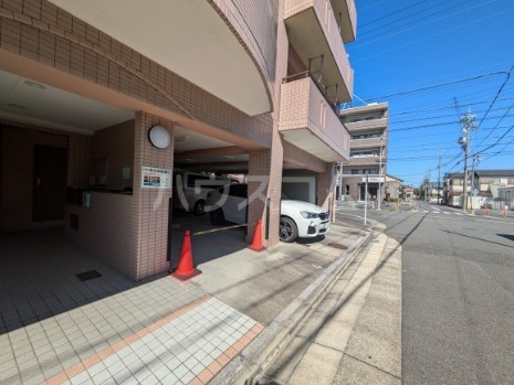 21/28 駐車場