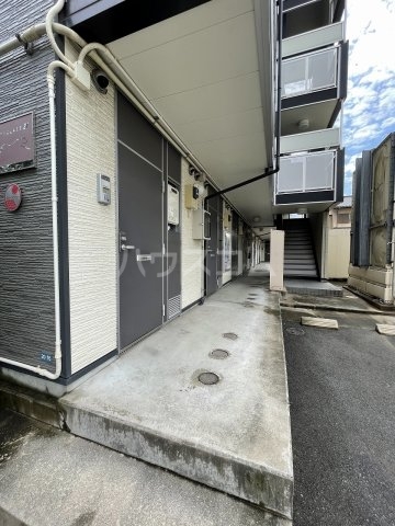 28/30 エントランス