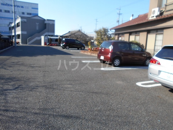 23/30 駐車場