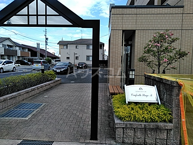 21/29 エントランス