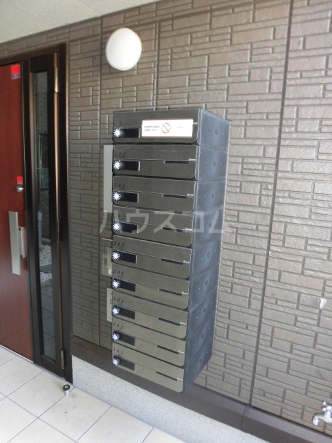 22/30 エントランス