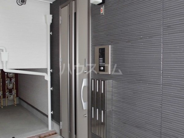 24/30 エントランス