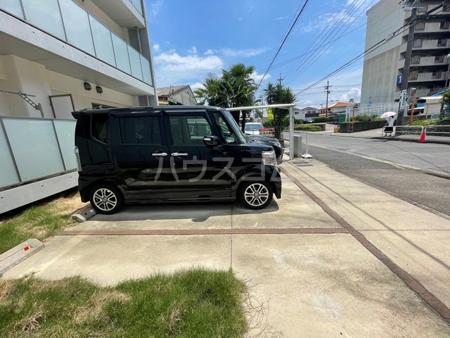 22/30 駐車場