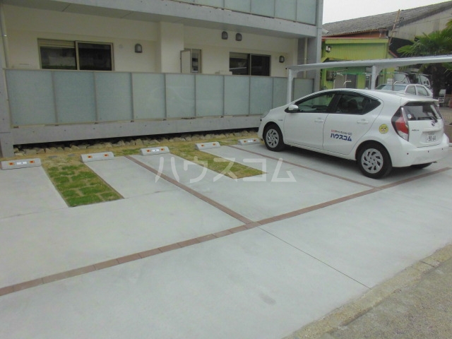 22/30 駐車場