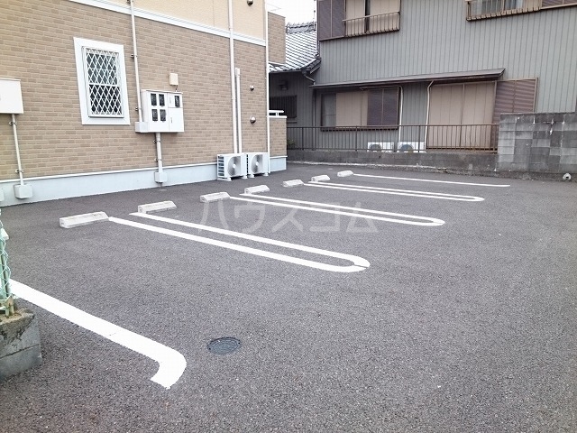 14/21 駐車場