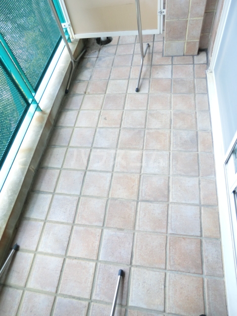 18/27 バルコニー